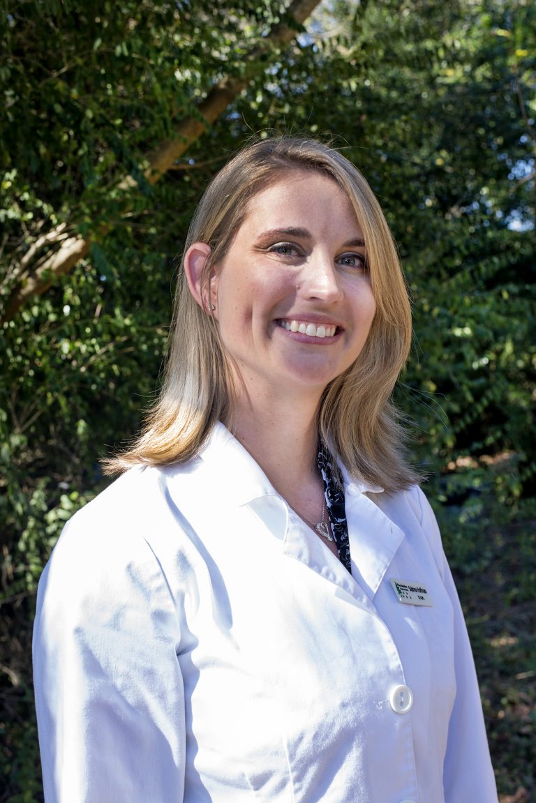 Doctors and Staff at Pine Meadow Veterinary Clinic in Pensacola, Florida